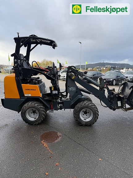 Giant D2635W 2 of 13