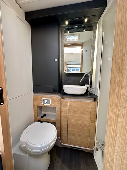 Bilde 37 av Adria Coral Plus 670Slt. Alde.9G Automatgir.