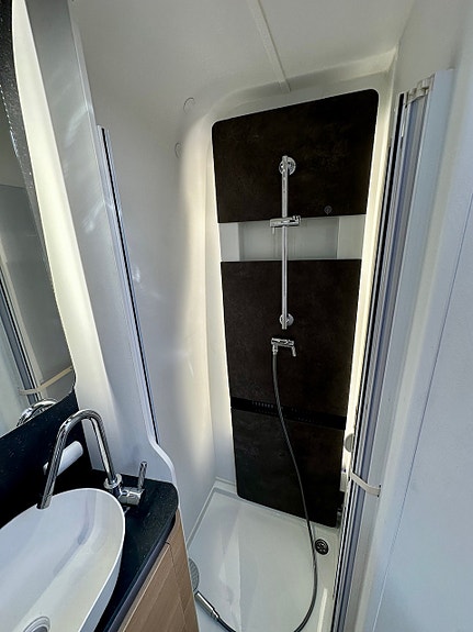 Bilde 36 av Adria Coral Plus 670Slt. Alde.9G Automatgir.