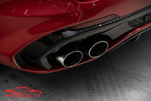 Alfa Romeo Stelvio Quadrifoglio 8 of 30