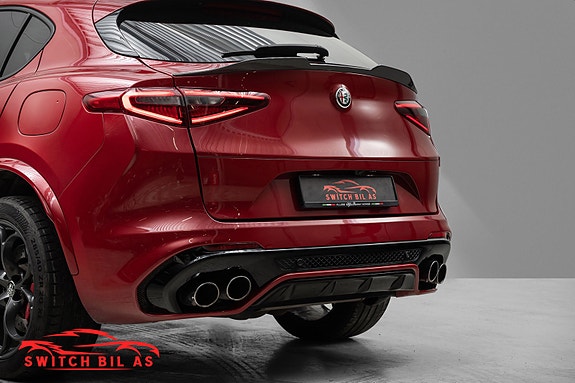 Alfa Romeo Stelvio Quadrifoglio 6 of 30