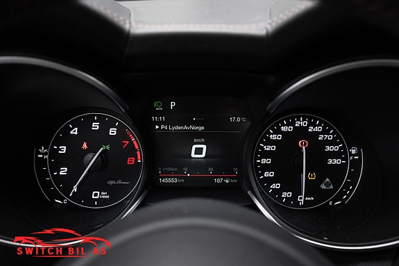 Alfa Romeo Stelvio Quadrifoglio 28 of 30