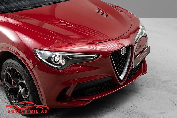 Alfa Romeo Stelvio Quadrifoglio 11 of 30
