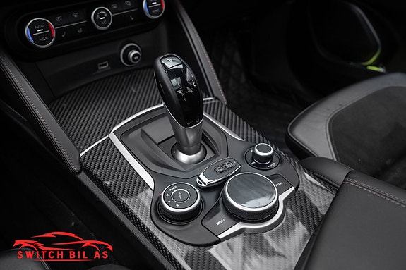 Alfa Romeo Stelvio Quadrifoglio 16 of 30