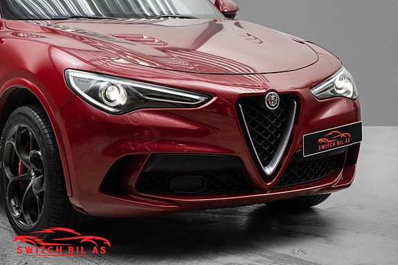 Alfa Romeo Stelvio Quadrifoglio 12 of 30