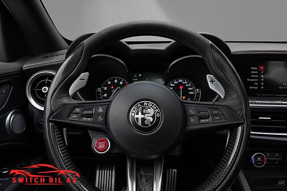 Alfa Romeo Stelvio Quadrifoglio 27 of 30