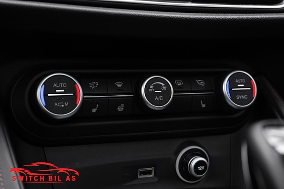 Alfa Romeo Stelvio Quadrifoglio 17 of 30
