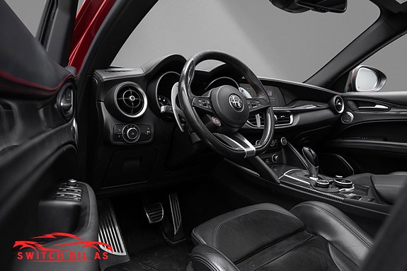 Alfa Romeo Stelvio Quadrifoglio 21 of 30