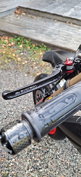 Ducati Hypermotard 698 Mono 9 of 13