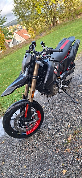 Ducati Hypermotard 698 Mono 3 of 13