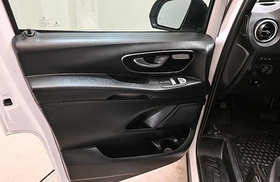 Mercedes-Benz Vito 119 16 of 17