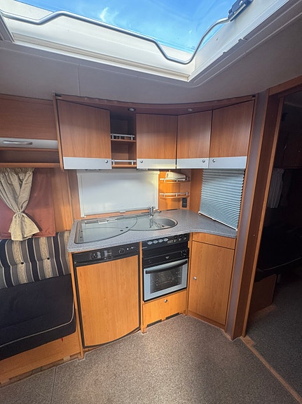Dethleffs Camper 730 8 of 30
