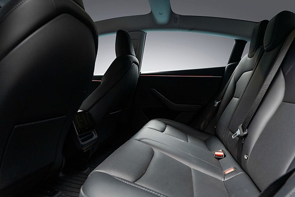 Tesla Model 3 21 of 28