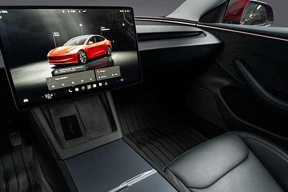 Tesla Model 3 14 of 28