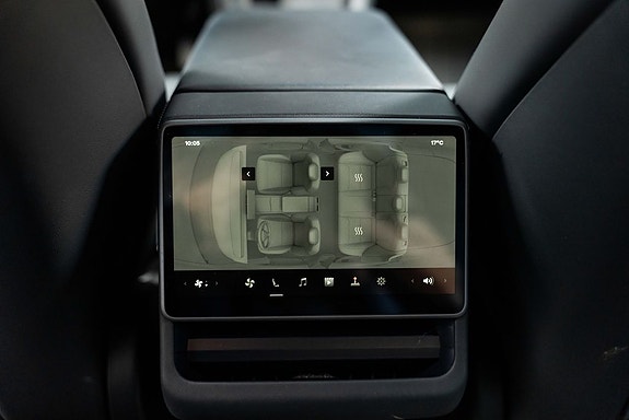 Tesla Model 3 24 of 28