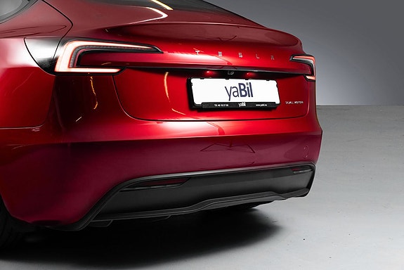 Tesla Model 3 9 of 28