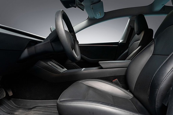 Tesla Model 3 19 of 28