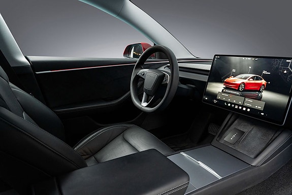 Tesla Model 3 26 of 28