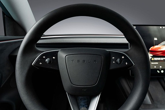 Tesla Model 3 13 of 28
