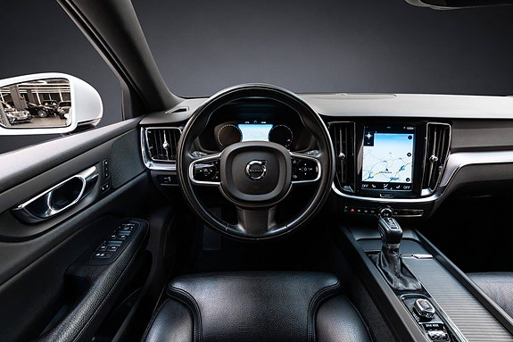 Volvo V60 Cross Country 16 of 30