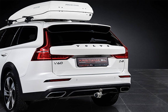Volvo V60 Cross Country 7 of 30
