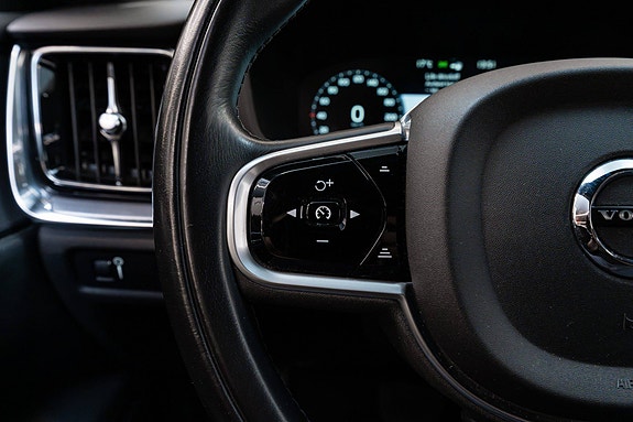 Volvo V60 Cross Country 18 of 30