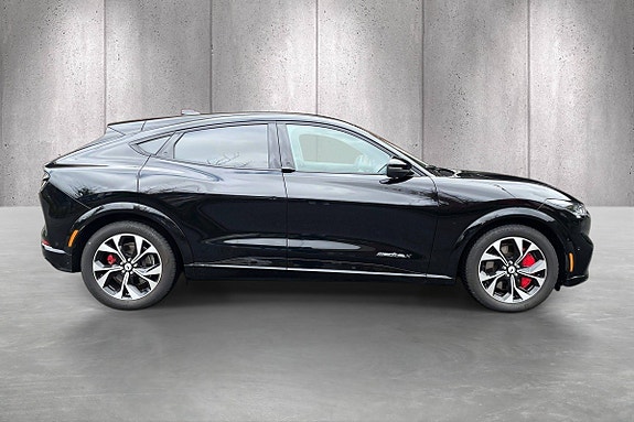 Ford Mustang Mach-E 8 of 24