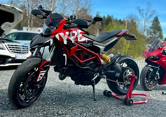 Ducati Hypermotard 2 of 8