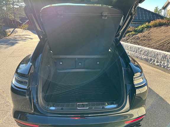 Porsche Panamera 4 9 of 21