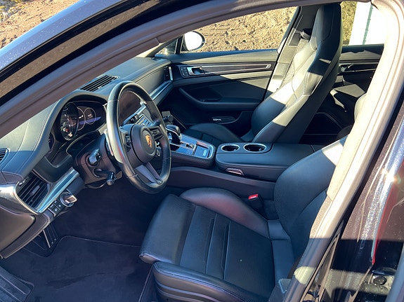 Porsche Panamera 4 13 of 21