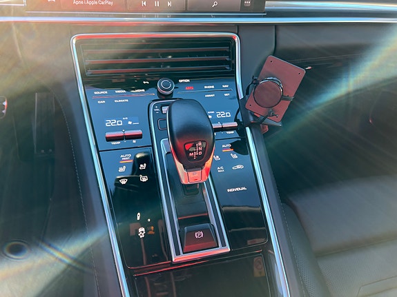 Porsche Panamera 4 17 of 21