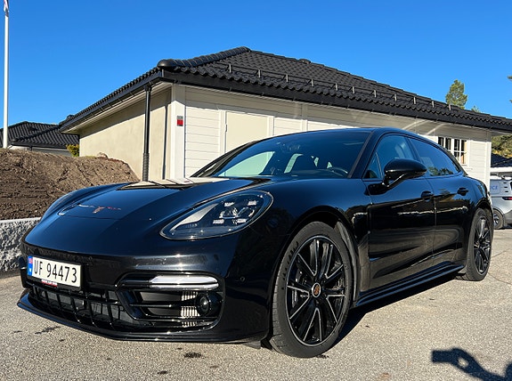 Porsche Panamera 4 2 of 21