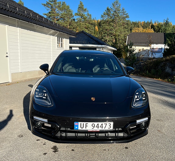 Porsche Panamera 4 3 of 21
