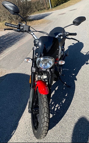 Ducati Scrambler Icon 2 of 5