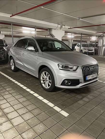 Audi Q3 2 of 22