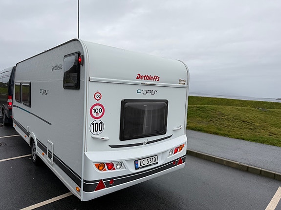 Dethleffs C-Joy 480 QLK Aircondition, mover, batteripakke, zipmarkise med vegger, fukttest, garanti, kun 212 cm bredde, 995 kg, sykkelstativ, 6 sengeplasser, røykfri 6 of 19