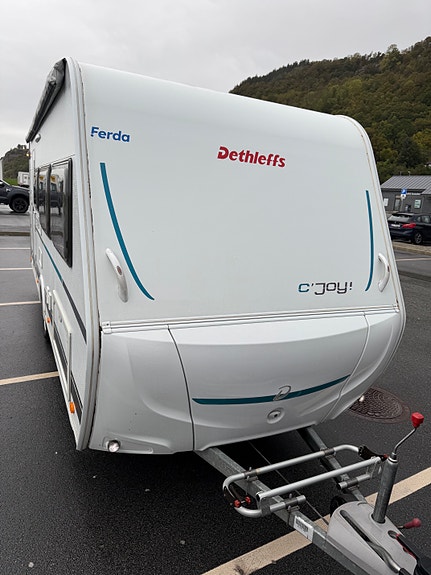 Dethleffs C-Joy 480 QLK Aircondition, mover, batteripakke, zipmarkise med vegger, fukttest, garanti, kun 212 cm bredde, 995 kg, sykkelstativ, 6 sengeplasser, røykfri 4 of 19