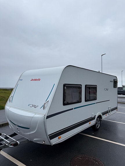 Dethleffs C-Joy 480 QLK Aircondition, mover, batteripakke, zipmarkise med vegger, fukttest, garanti, kun 212 cm bredde, 995 kg, sykkelstativ, 6 sengeplasser, røykfri 5 of 19