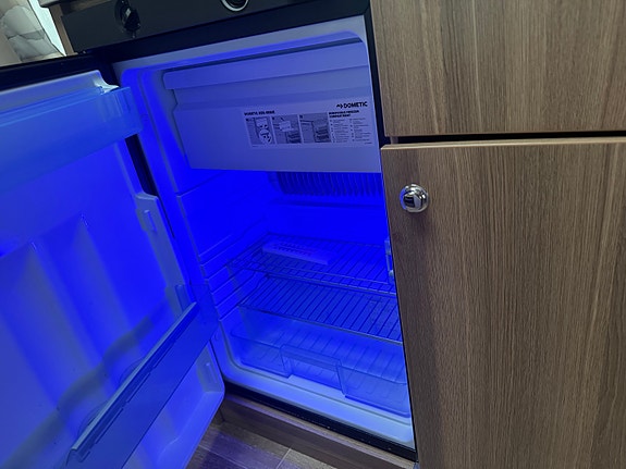 Dethleffs C-Joy 480 QLK Aircondition, mover, batteripakke, zipmarkise med vegger, fukttest, garanti, kun 212 cm bredde, 995 kg, sykkelstativ, 6 sengeplasser, røykfri 12 of 19