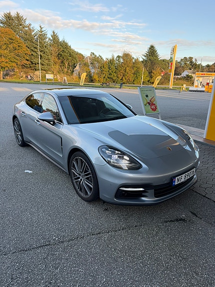 Porsche Panamera 4