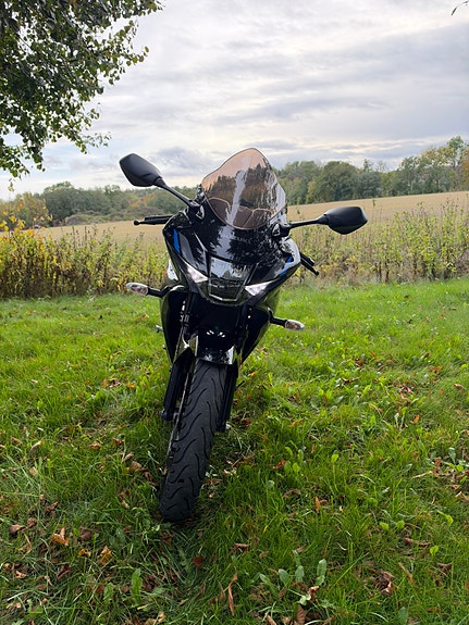 Suzuki GSX-R 125 4 of 9