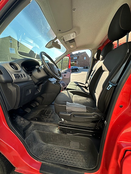 Renault Trafic 7 of 12