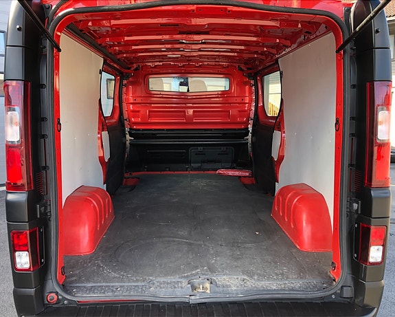 Renault Trafic 3 of 12