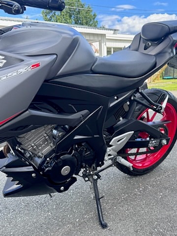 Suzuki GSX-S 125 2 of 8