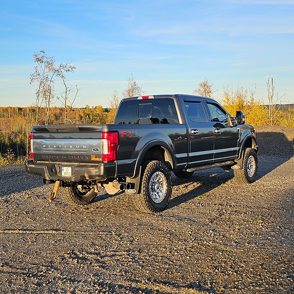 Ford F-350 9 of 25