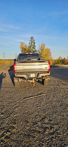 Ford F-350 8 of 25