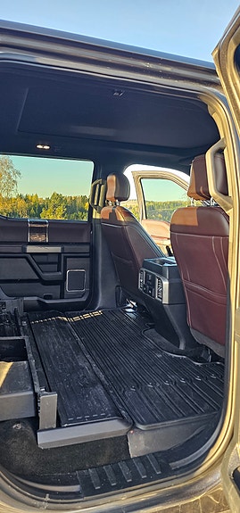 Ford F-350 19 of 25