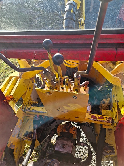 Massey Ferguson 265 3 of 12