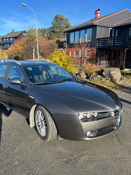 Alfa Romeo 159 3 of 24