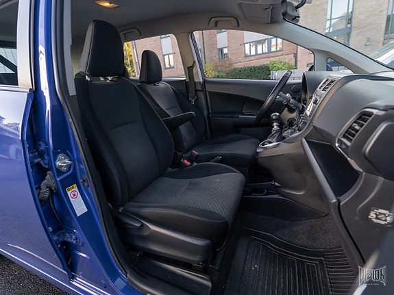 Toyota Verso-S 21 of 30